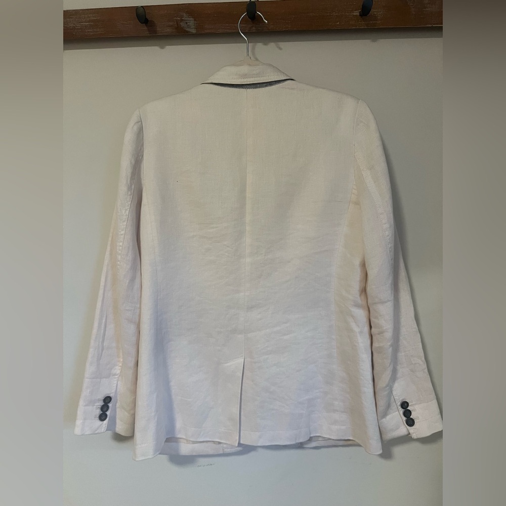 J.Crew Women’s stretch Linen Blazer. Lined with pockets. Soft and comfortable - Picture 3 of 3